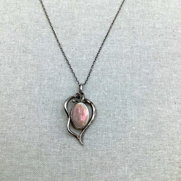 Vintage Sterling Silver Mother of Pearl Pendant Necklace Old British - Picture 3 of 4